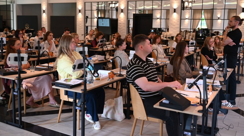 Zobacz, jak wygląda nauka 
w praktyce z DentalClass