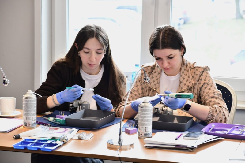 Opracowanie i dezynfekcja przestrzeni endodontycznej czyli skuteczne leczenie kanałowe